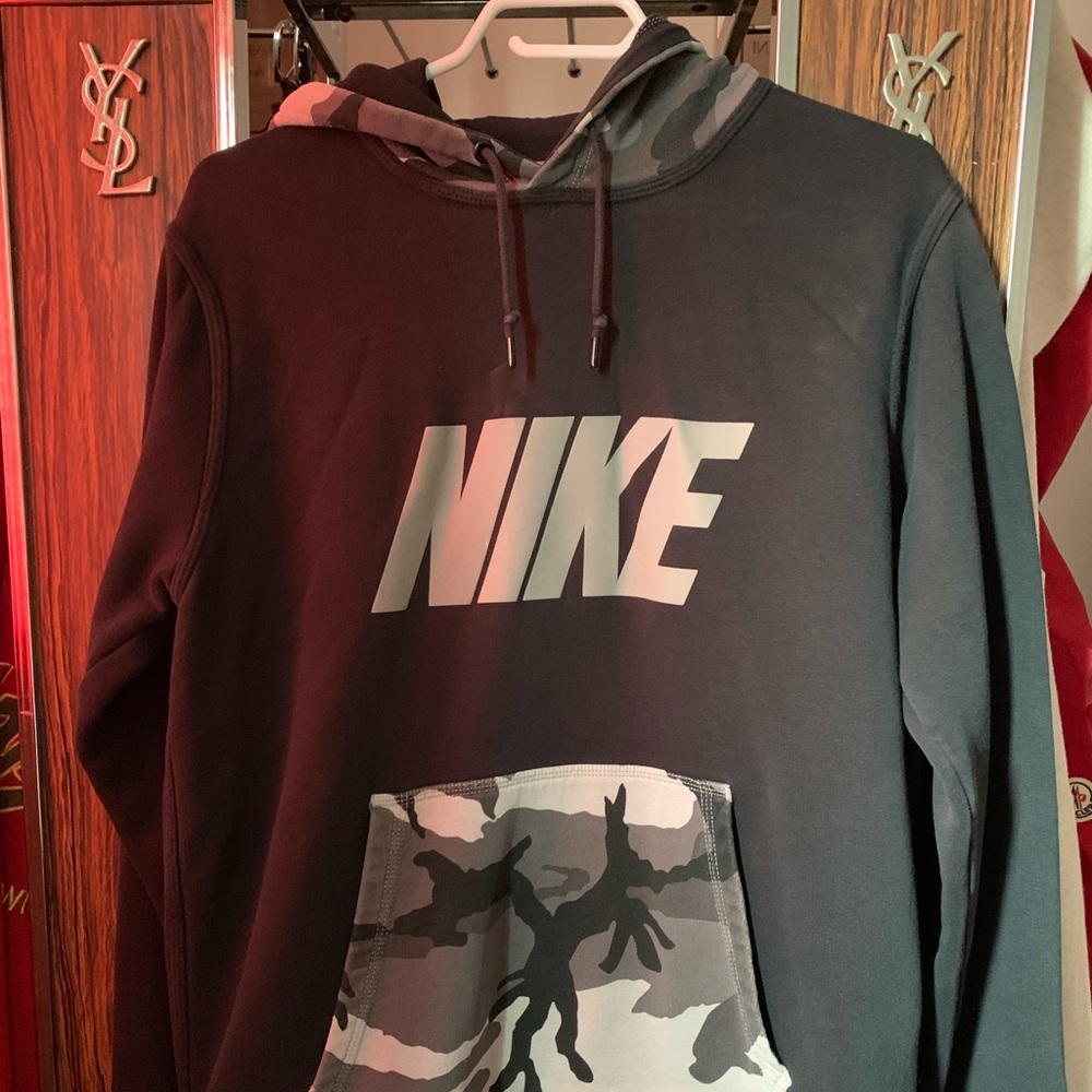 Nike Hoodie Camo